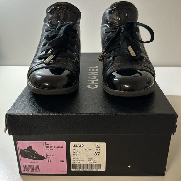 Auth CHANEL Black Leather Cap Toe CC Sneakers Size 37 - Picture 2 of 11